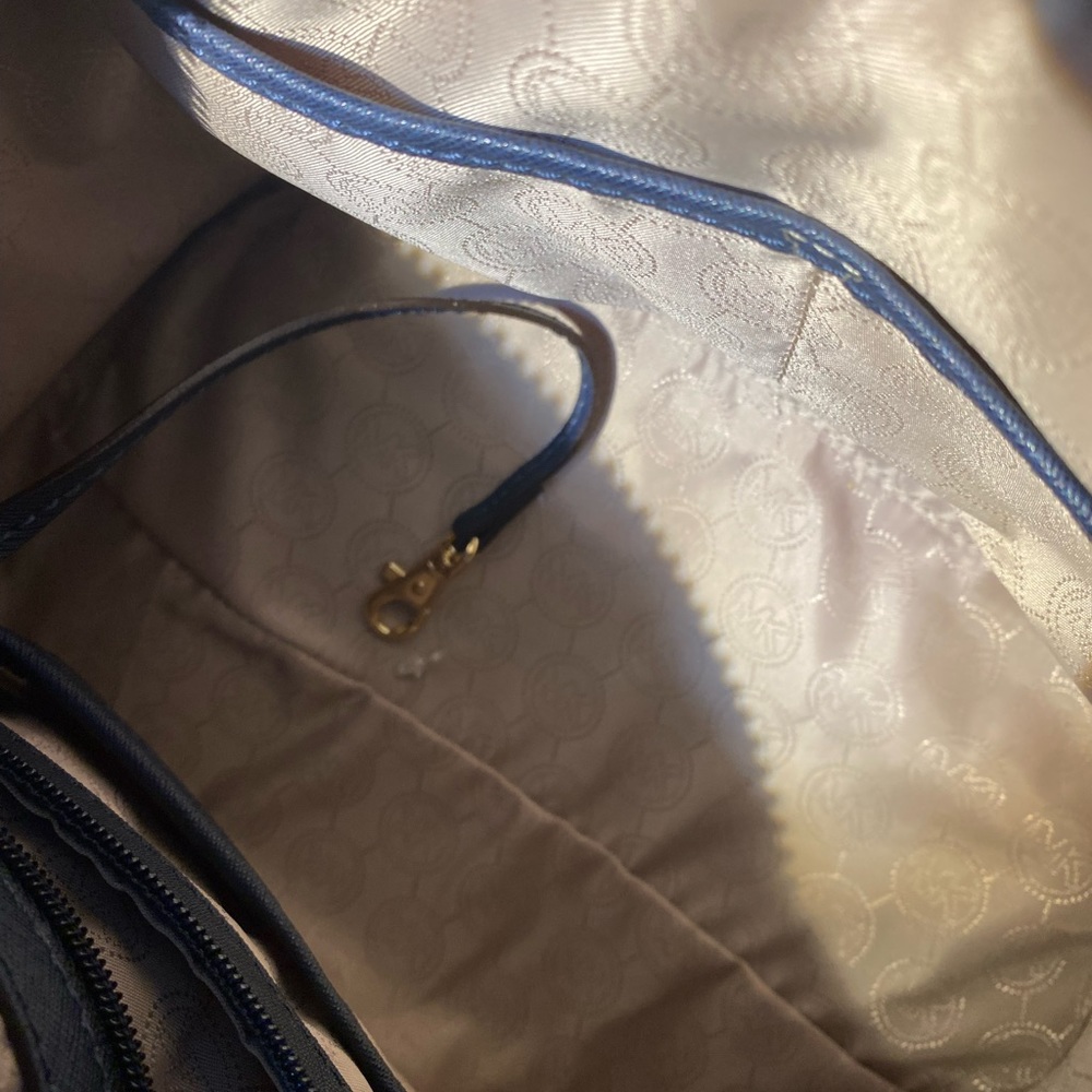 Michael Kors bag - Picture 7 of 13